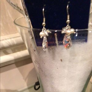 NWT Swarovski Crystal with white pearl  dangling earrings